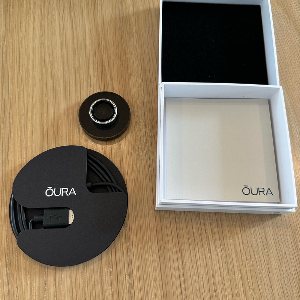 Oura Gen 3 Horizon Silver Size 9 with box, books & charger